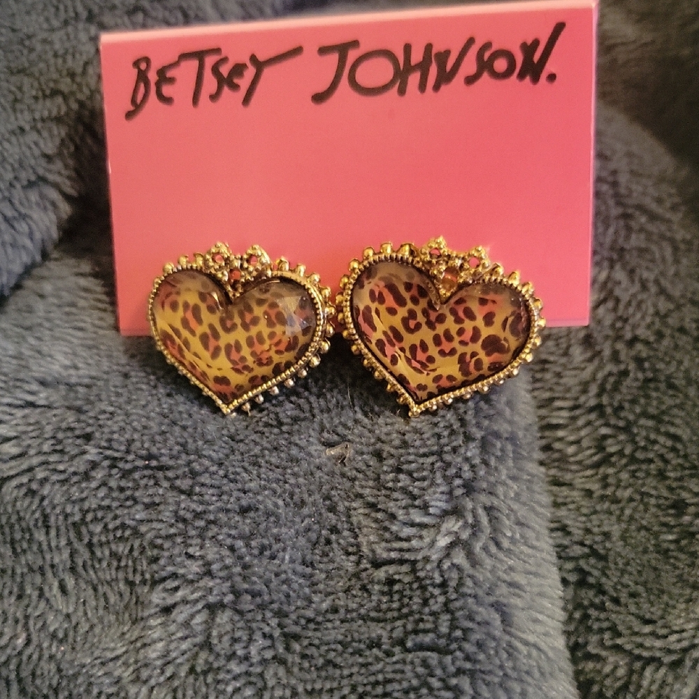 Betsey Johnson Gold Leopard Heart Earrings Never Worn